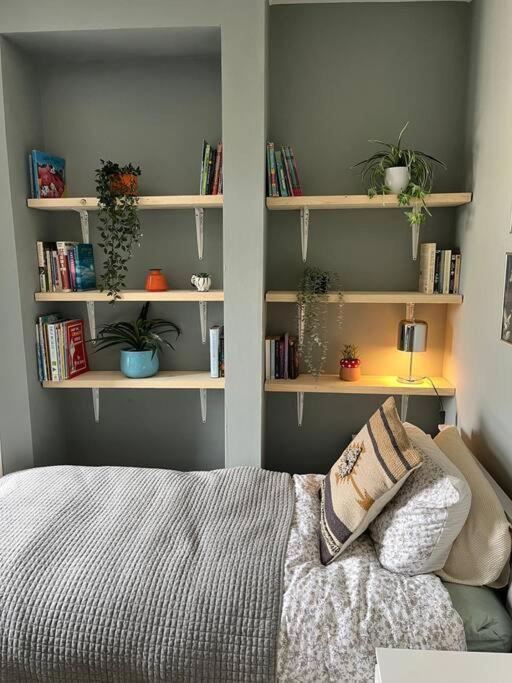 Just The Splott! Sleeps 6, 8 Mins To Stadium. Cardiff Exteriör bild