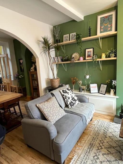 Just The Splott! Sleeps 6, 8 Mins To Stadium. Cardiff Exteriör bild