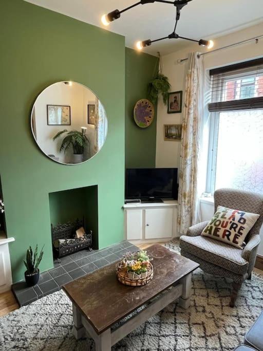Just The Splott! Sleeps 6, 8 Mins To Stadium. Cardiff Exteriör bild