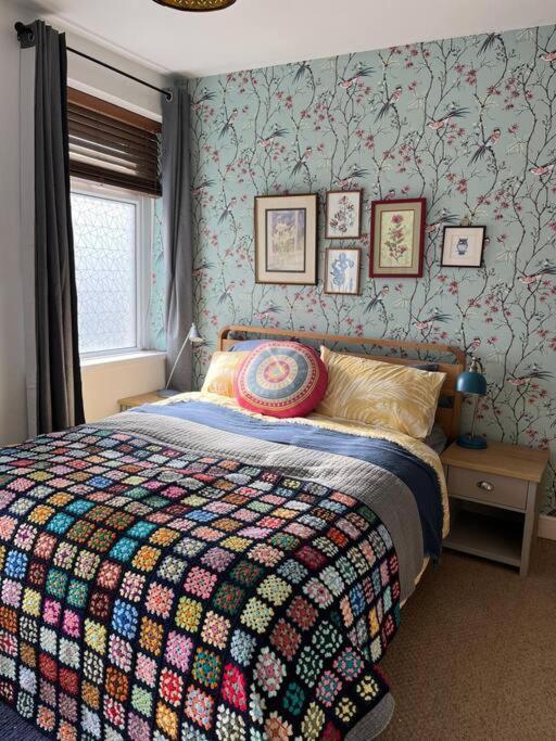 Just The Splott! Sleeps 6, 8 Mins To Stadium. Cardiff Exteriör bild